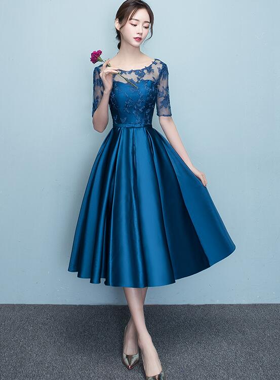Precioso vestido de fiesta de satén y encaje de manga corta azul 