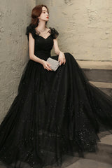 Vestido de fiesta largo de tul negro con escote en forma de corazón 