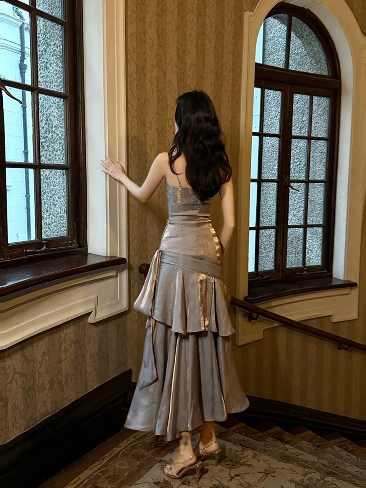 Hermoso vestido de fiesta de sirena con escote corazón en gris plateado 