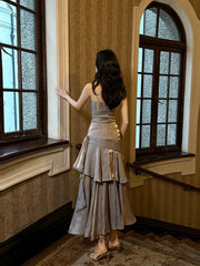 Hermoso vestido de fiesta de sirena con escote corazón en gris plateado 