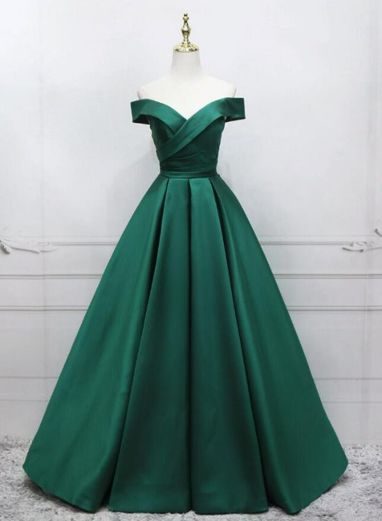 Vestido de fiesta largo con hombros descubiertos y satén verde sencillo 