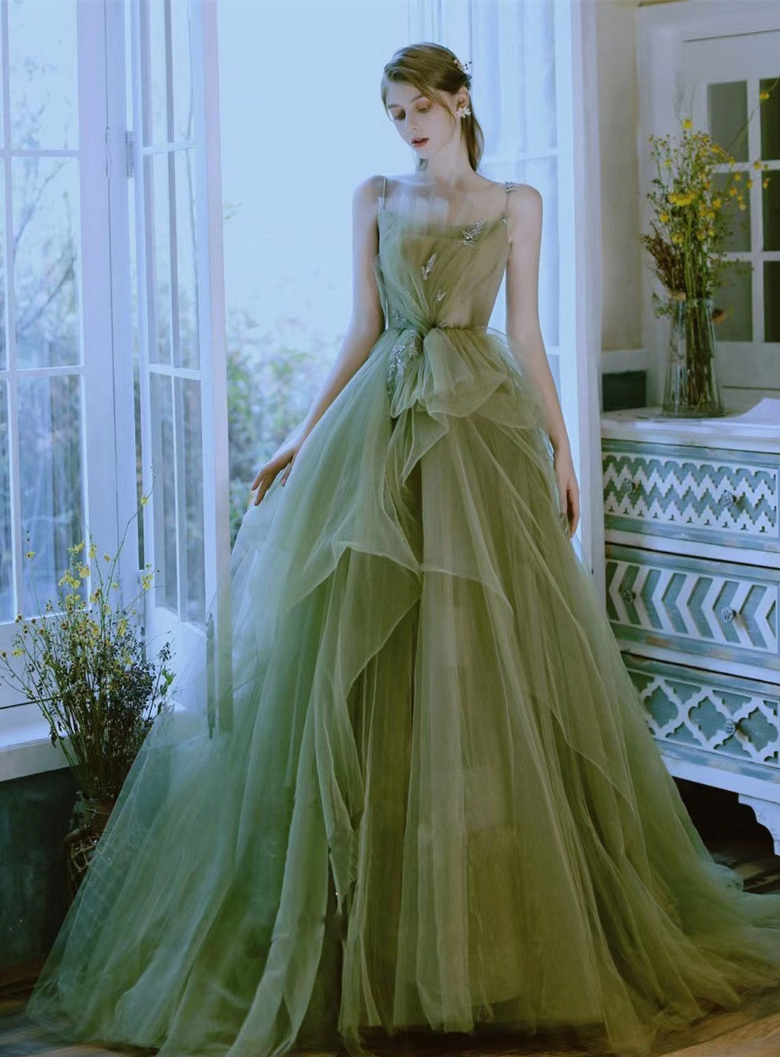 Vestido de fiesta de boda largo con tirantes hasta el suelo de tul verde 