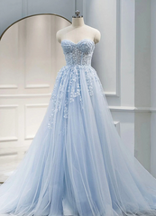 Vestido largo de fiesta de boda con escote en forma de corazón de tul y encaje azul claro 