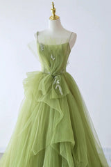 Vestido formal largo con tirantes de tul verde 