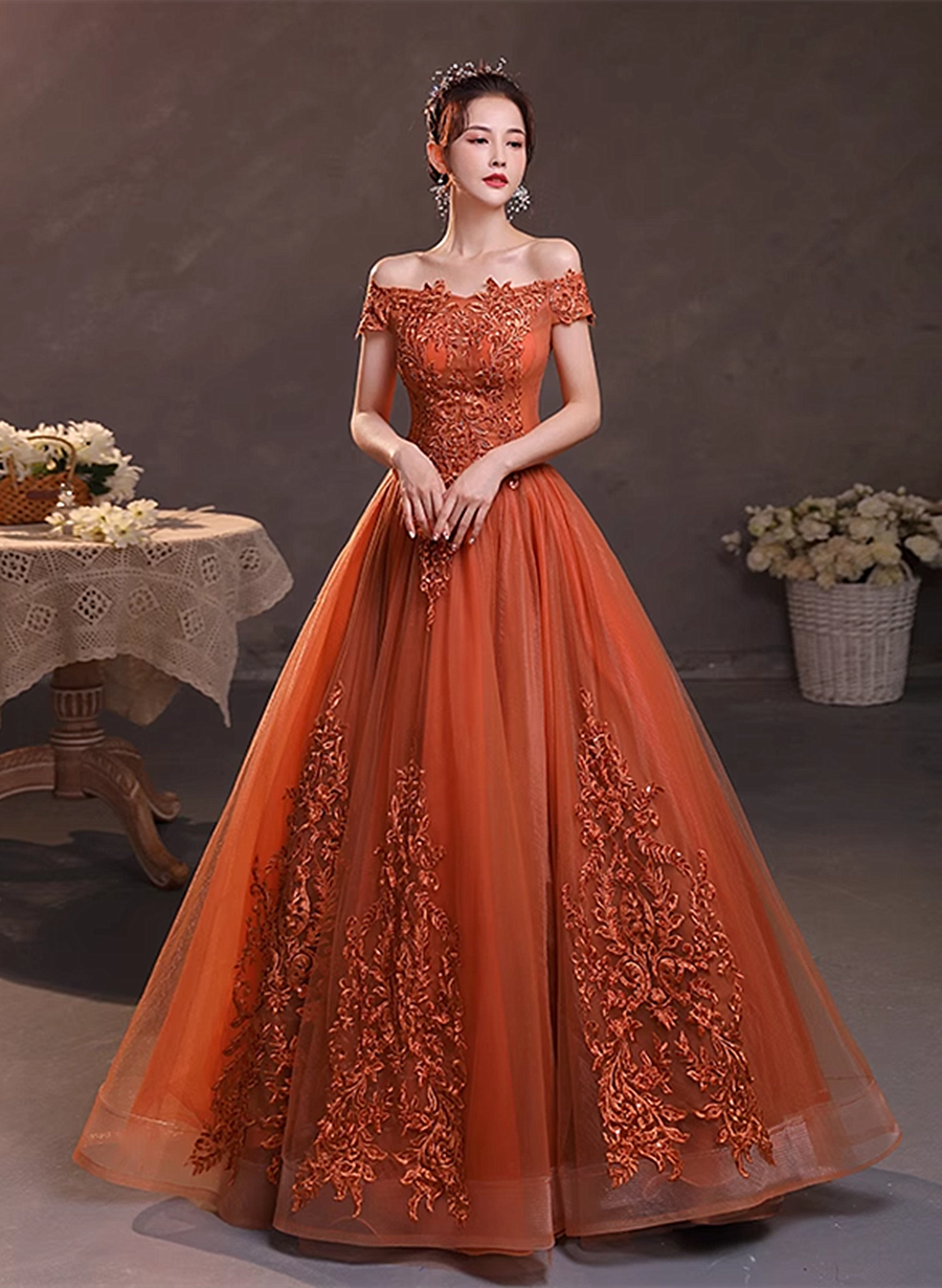 Vestido formal largo de tul con escote en forma de corazón y encaje con hombros descubiertos 