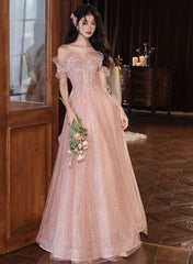 Vestido de fiesta largo de tul con cuentas y hombros descubiertos en color rosa 