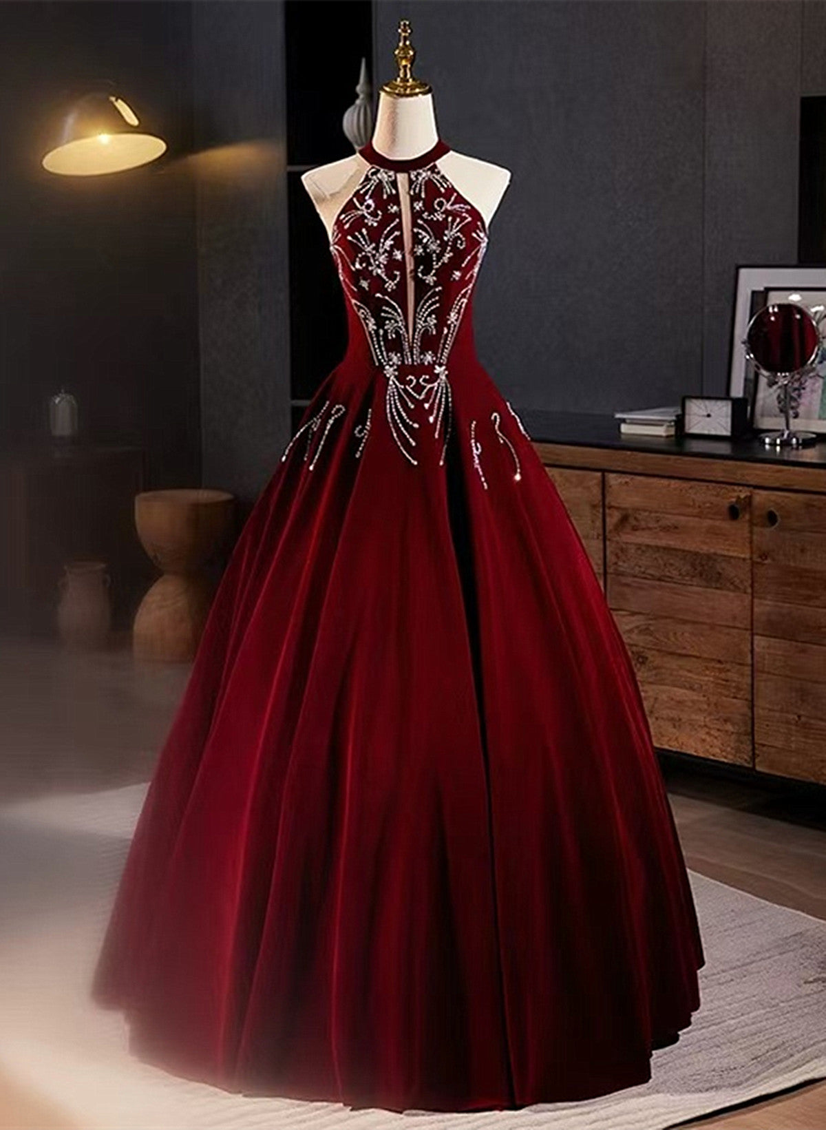 Vestido de fiesta de terciopelo rojo vino con cuentas y corte en A 