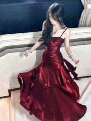 Vestido formal largo de satén con tirantes de sirena en color rojo vino 