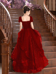 Vestido de fiesta rojo vino con escote en forma de A y mangas cortas 