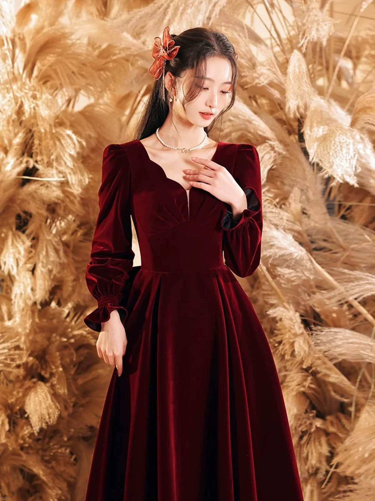 Vestido de fiesta de terciopelo rojo vino con mangas largas y escote en V 