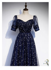 Vestido de fiesta azul marino sencillo de tul con mangas cortas 