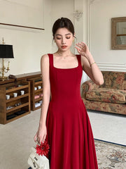 Vestido de noche largo con tirantes color vino tinto y vestido de fiesta 