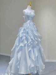 Vestido de fiesta largo con espalda baja y diseño de hada de moda en azul claro 