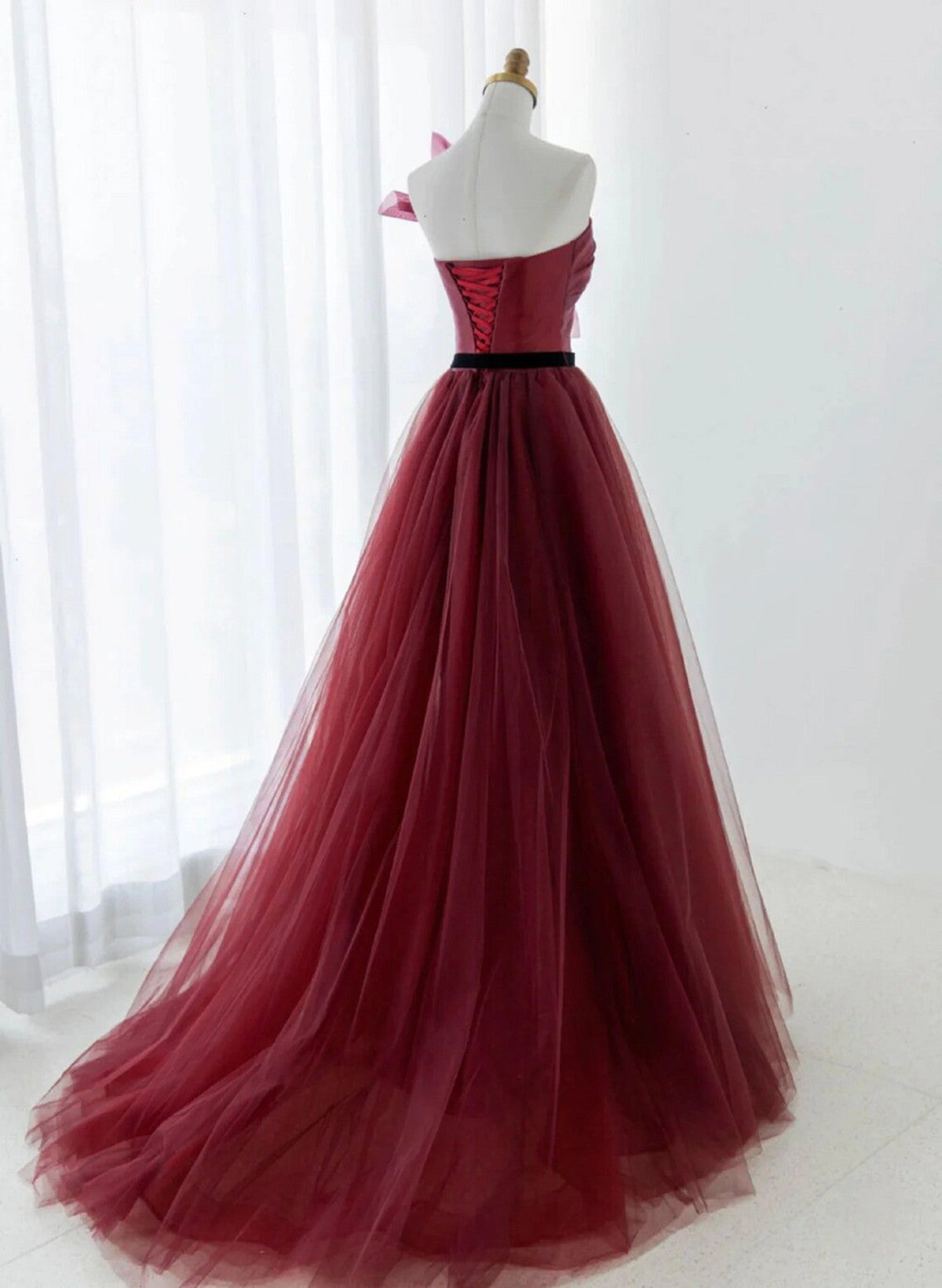 Vestido de fiesta formal de tul rojo vino con corte A 
