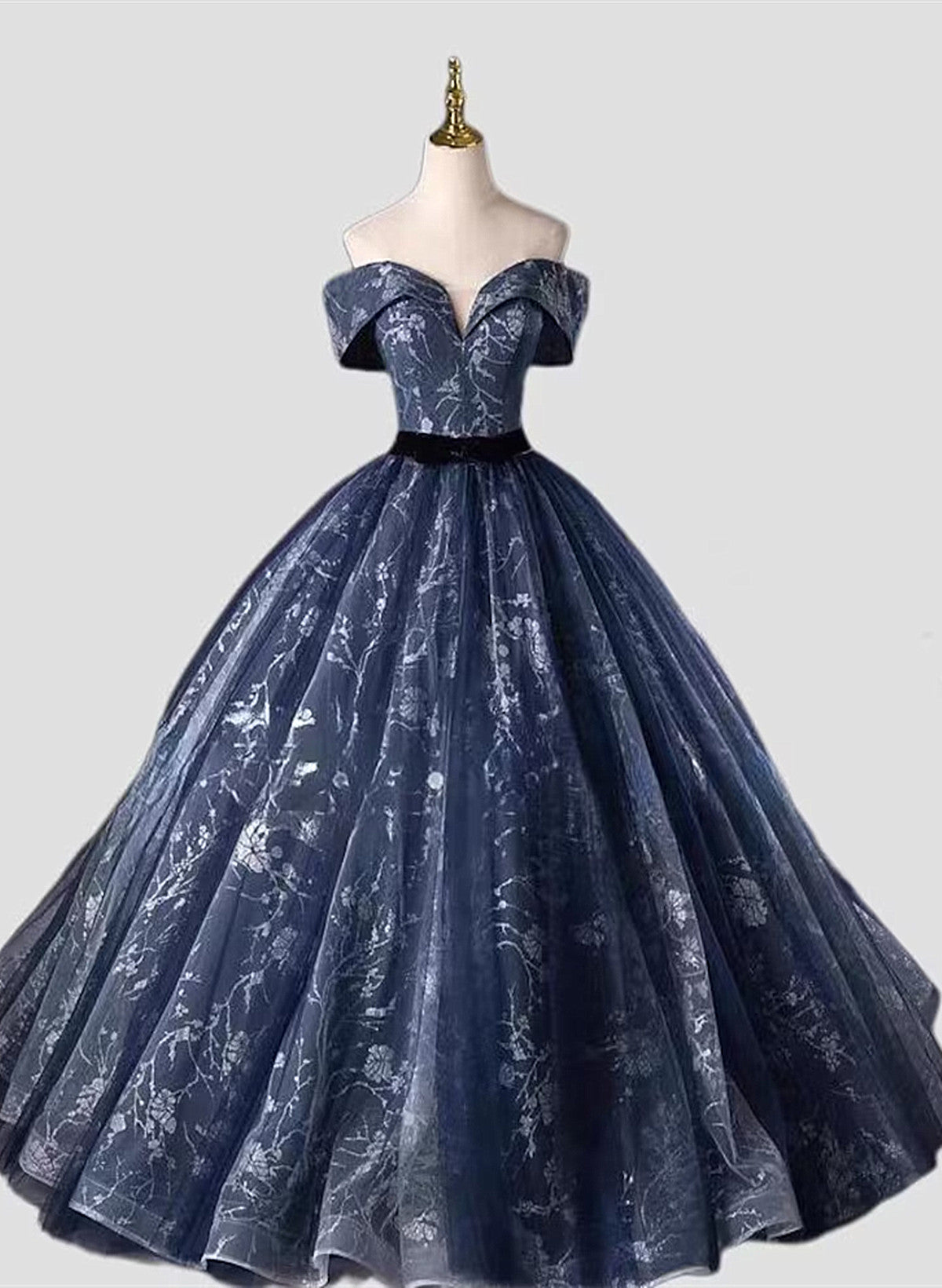 Vestido formal largo azul marino con escote en forma de corazón 
