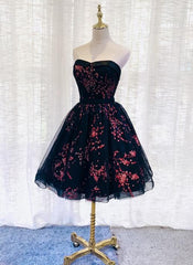 Lovely Black Sweetheart Short Homecoming Dress