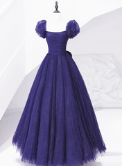 Vestido formal largo de tul morado oscuro con escote en A y corte en A 