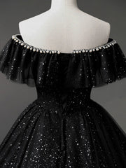 Vestido de fiesta negro de tul con hombros descubiertos y cuentas en forma de A 