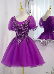 Vestido de fiesta de tul morado con mangas cortas y encaje 