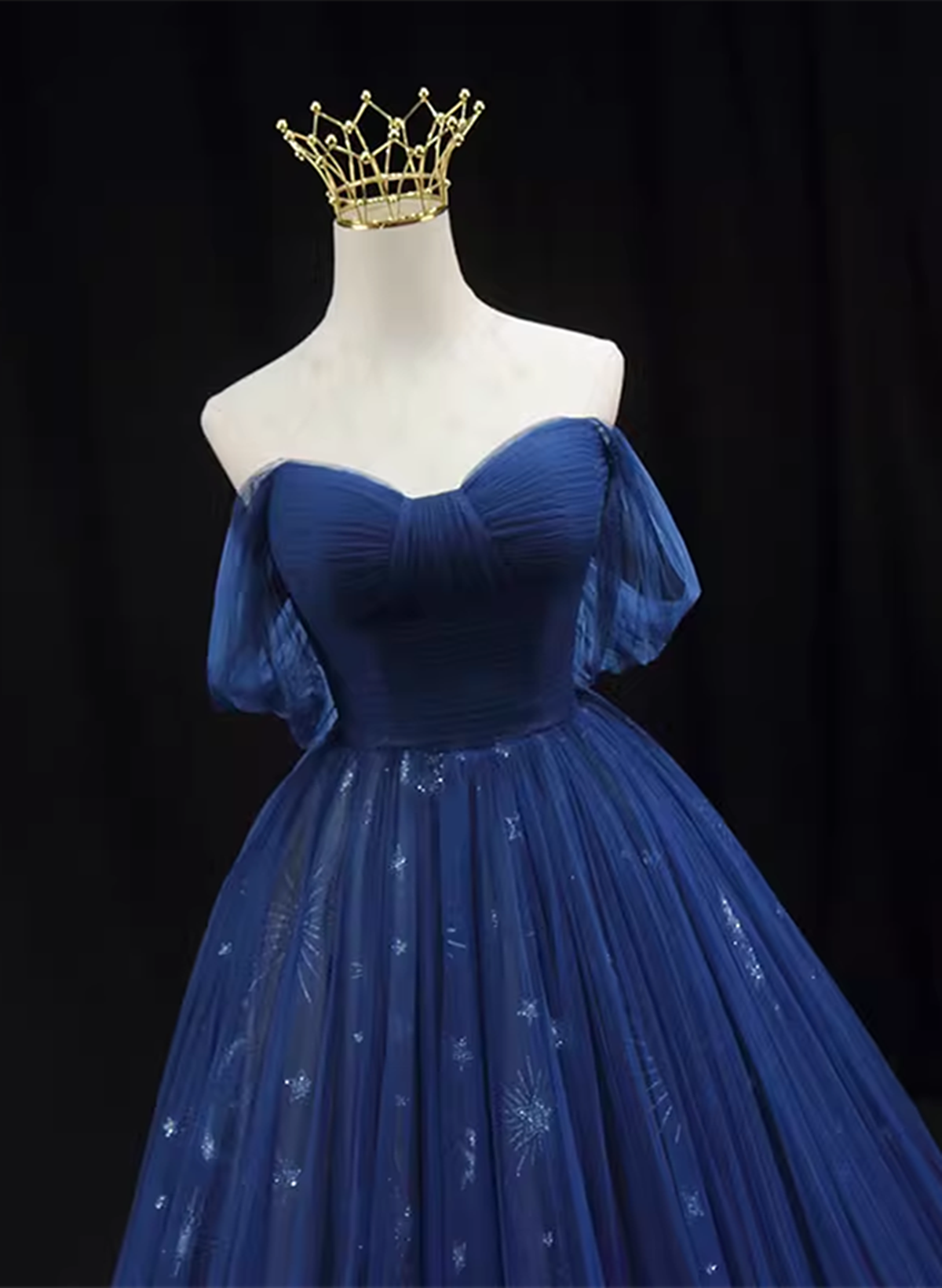 Vestido de fiesta de tul azul marino con escote en forma de A y corte en A 