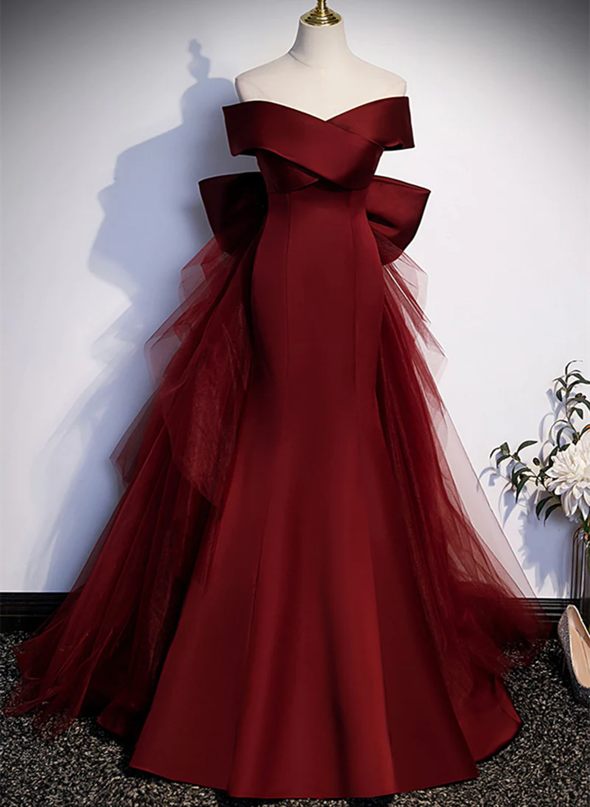 Vestido de fiesta largo de sirena color rojo vino 