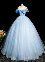 Hermoso vestido de tul azul claro con hombros descubiertos para quinceañeras 