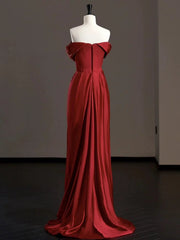 Vestido de fiesta sencillo hasta el suelo con hombros descubiertos y satén rojo vino 