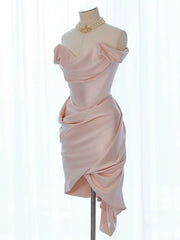 Vestido de fiesta de satén rosa con escote en forma de corazón, hombros descubiertos y corte asimétrico 