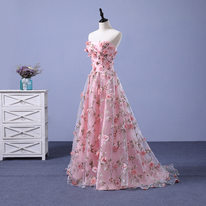 Vestido de noche largo rosa con flores en forma de A 