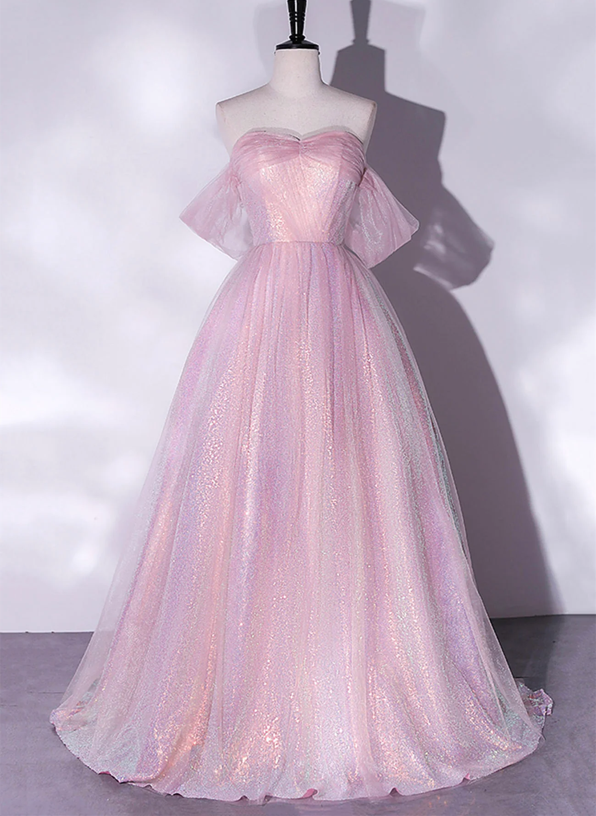 Vestido de fiesta largo con escote en forma de corazón de tul rosa y lentejuelas 
