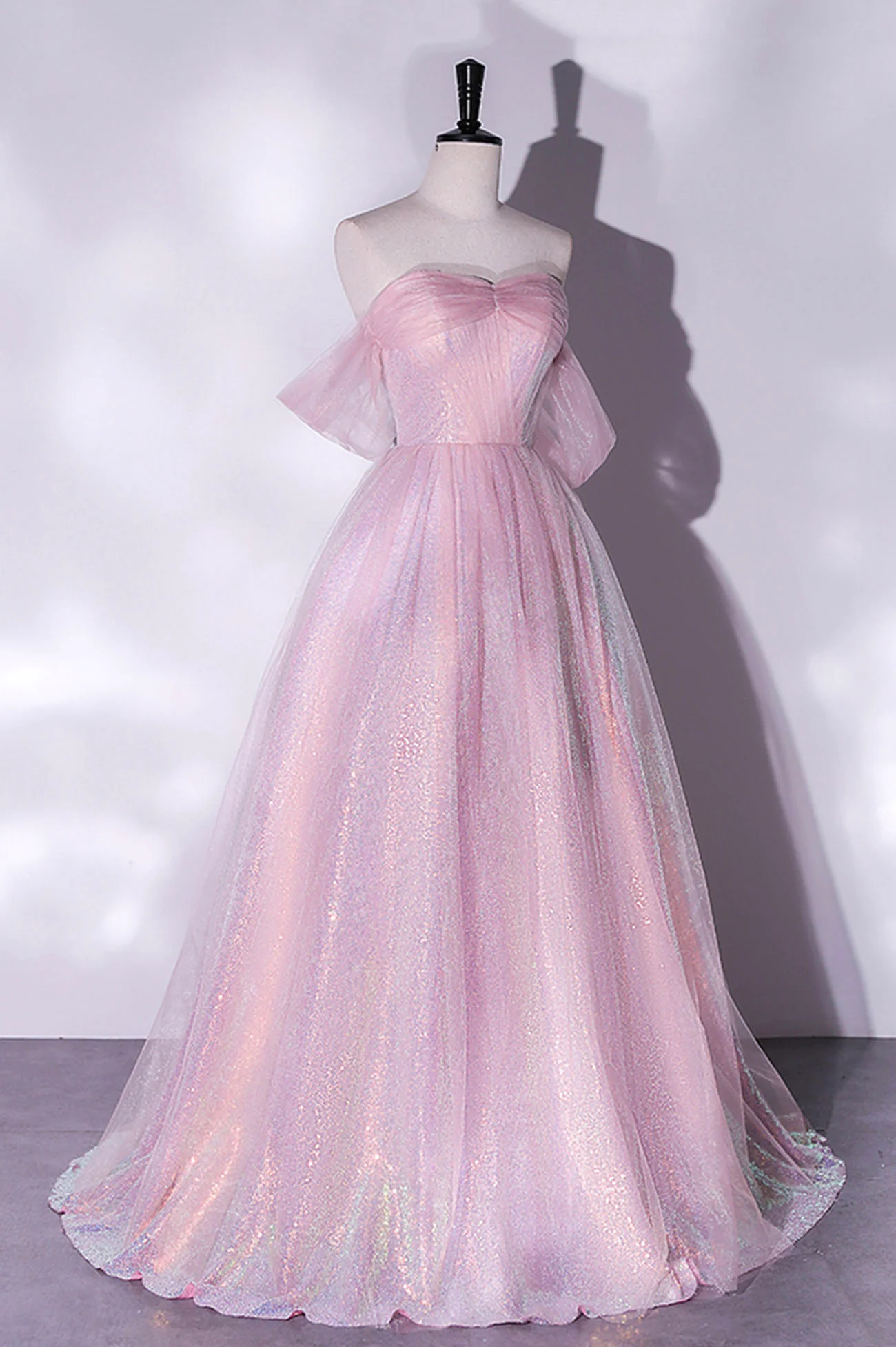 Vestido de fiesta largo con escote en forma de corazón de tul rosa y lentejuelas 
