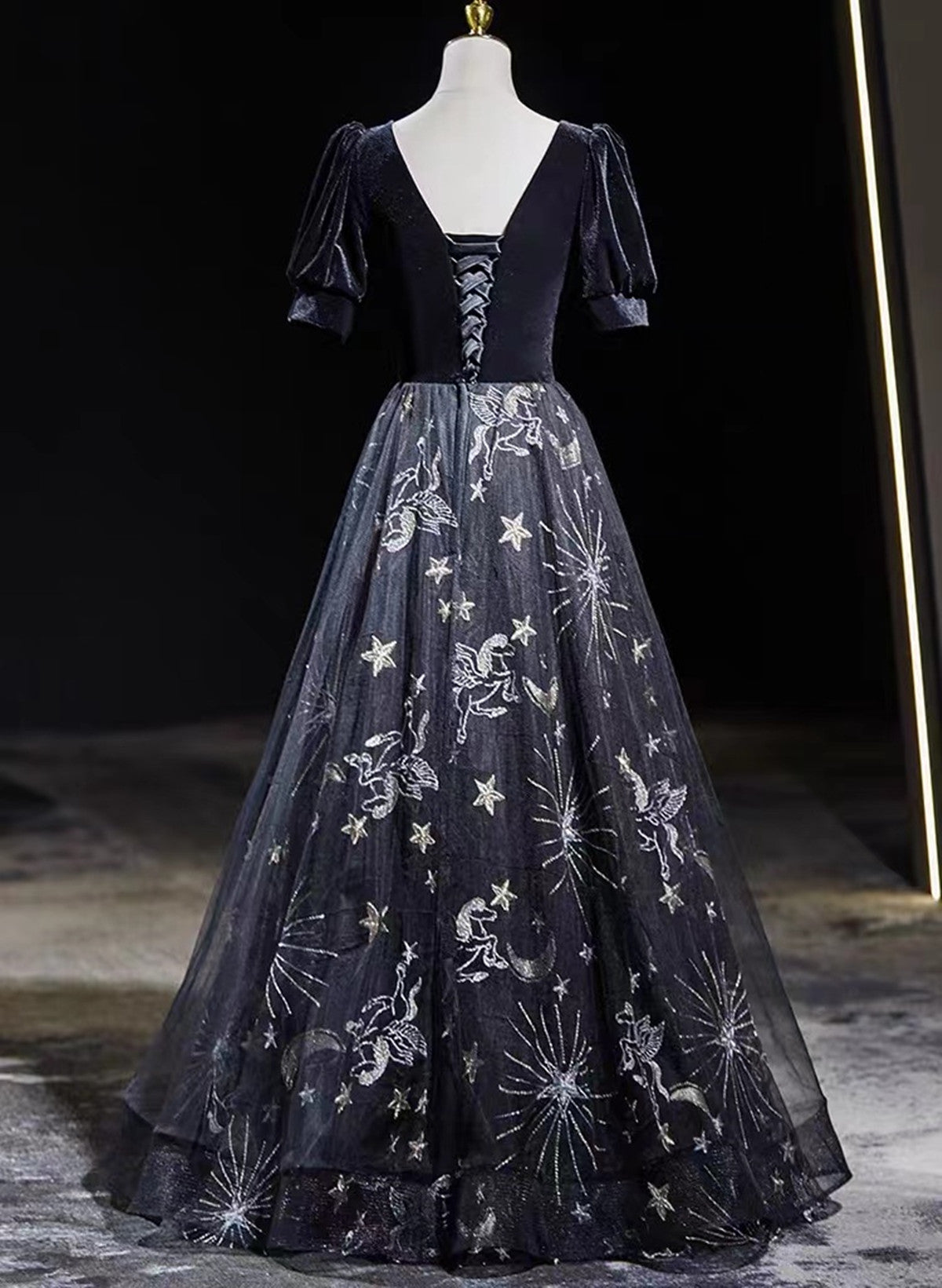 Hermoso vestido de fiesta negro sencillo de corte A hasta el suelo 