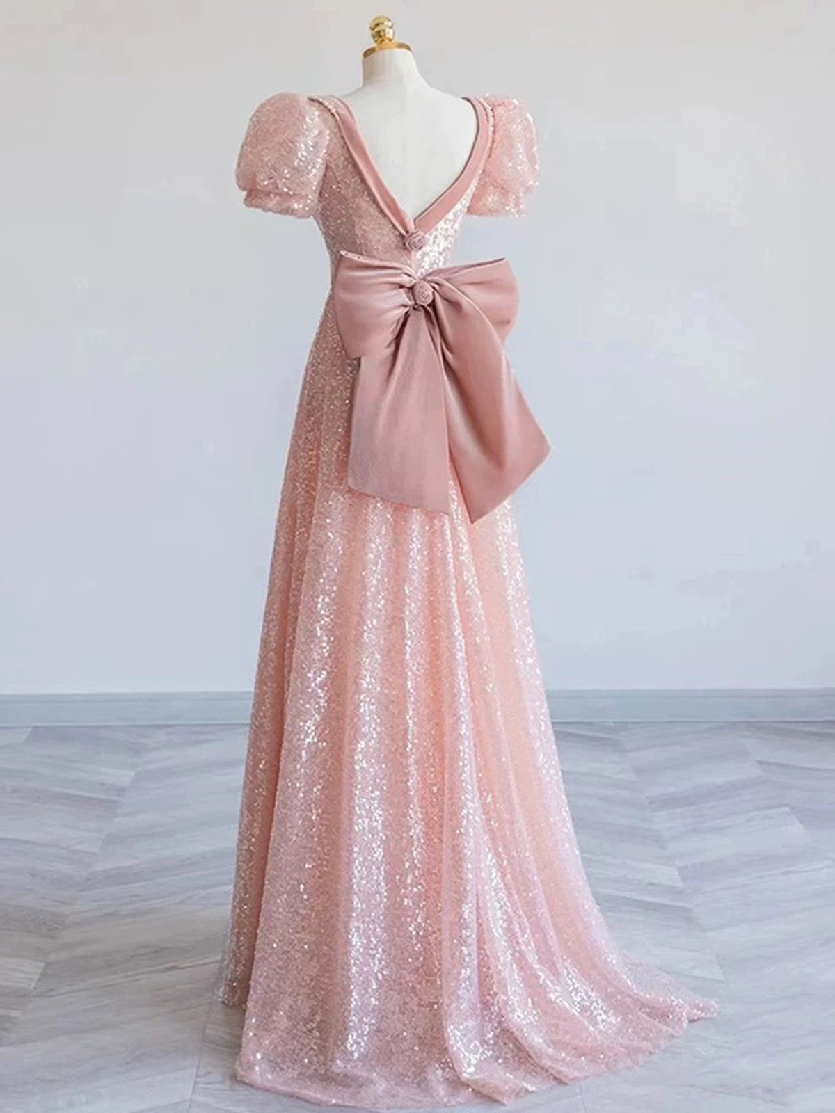 Vestido de fiesta de manga corta con lentejuelas rosas y terciopelo en forma de A 