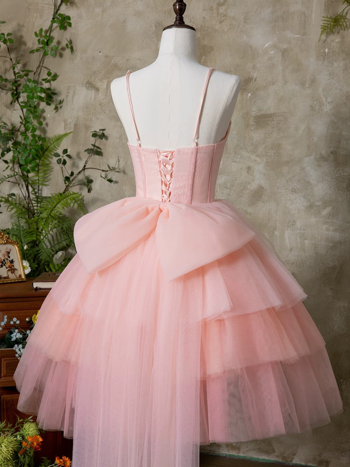 Vestido de fiesta corto hasta la rodilla de tul rosa con escote en forma de corazón 