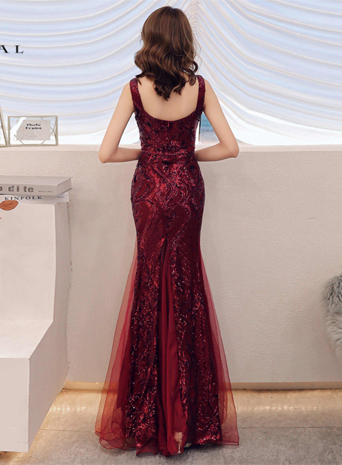 Wine Red Sequins Mermaid Straps Long Party Dress