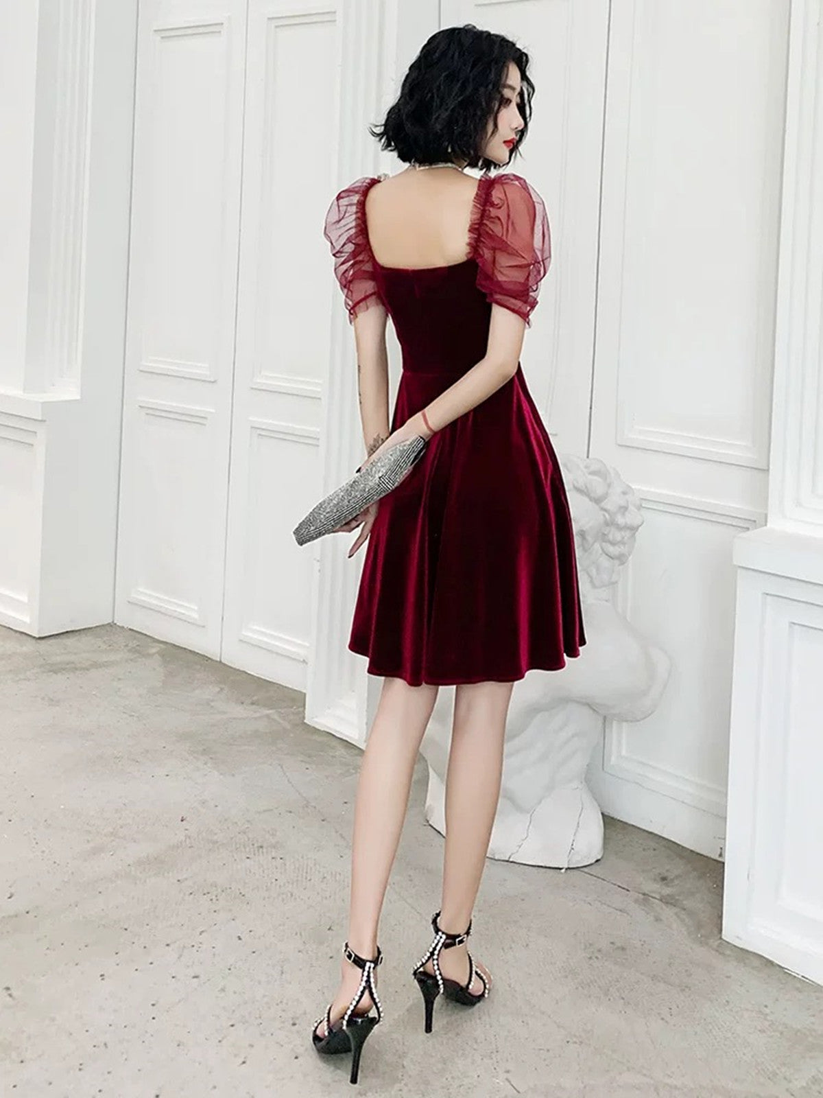 Vestido de fiesta corto hasta la rodilla de terciopelo rojo vino 