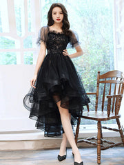 Lindo vestido de fiesta negro de tul alto bajo con apliques de encaje 