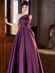 Vestido de fiesta morado de satén con corte en A y un hombro hasta el suelo 