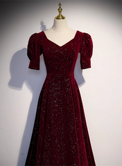 Vestido formal largo de terciopelo rojo vino con mangas cortas 
