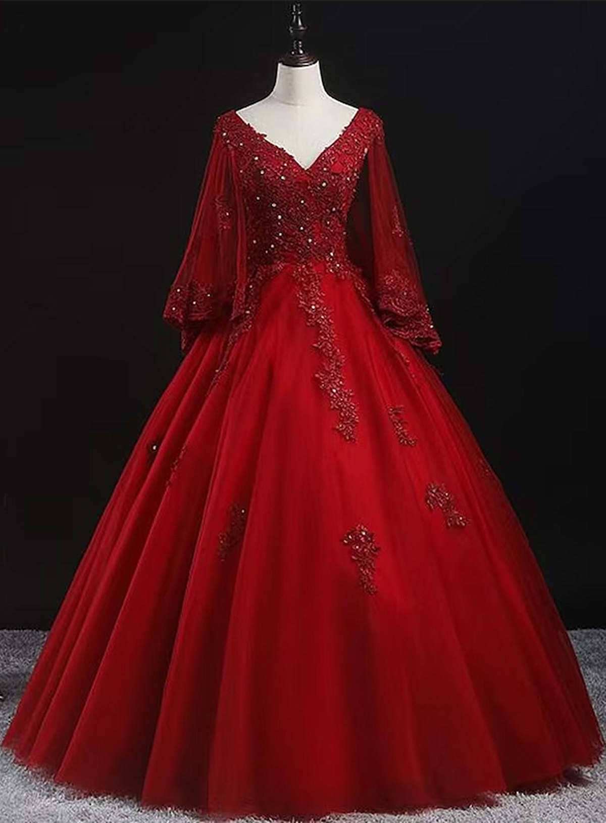 Hermoso vestido de tul con apliques de encaje y cuentas para dulces 16 