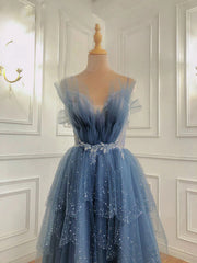 Vestido de fiesta de tul con espalda baja y tirantes de cuentas azul oscuro 