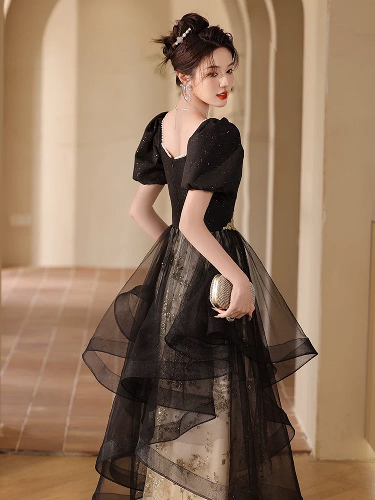 Vestido de fiesta largo de tul con mangas cortas y corte en A, color negro 