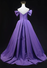 Vestido de fiesta largo de satén morado con corte en A y hombros descubiertos 
