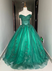 Vestido de fiesta verde de tul con hombros descubiertos y apliques de encaje 
