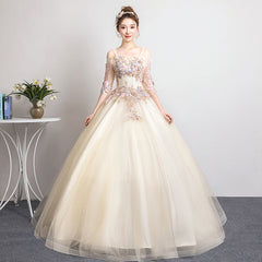 Vestido largo de fiesta para dulces 16 en color champán 