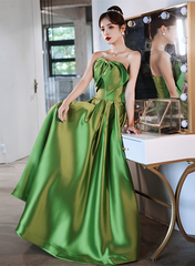 Vestido formal largo de satén verde en forma de A 