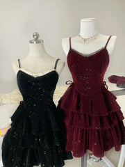 Precioso vestido de fiesta corto de terciopelo con encaje 