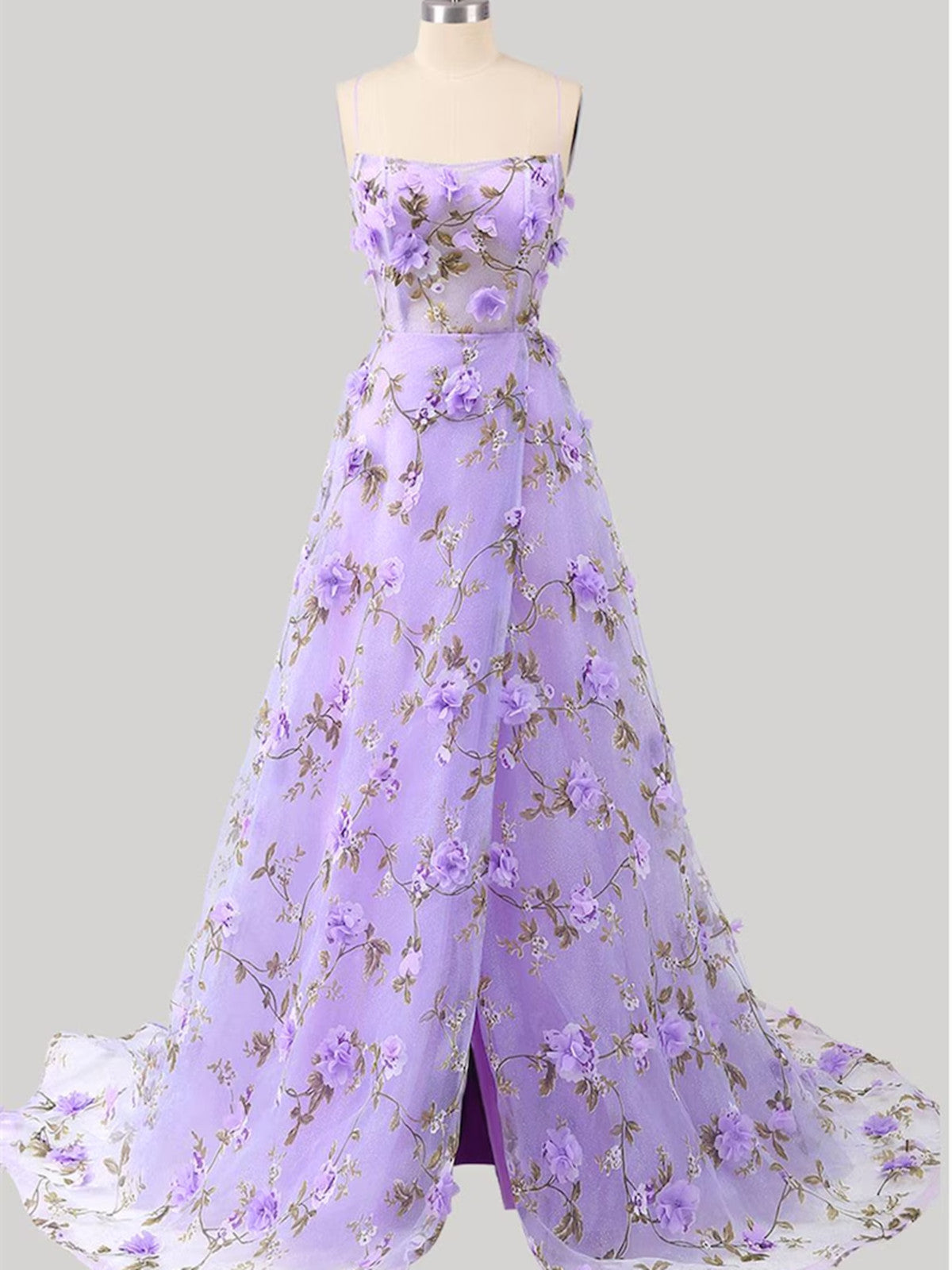 Vestido de fiesta largo morado claro con tirantes en forma de A y espalda cruzada 