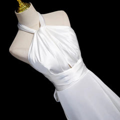 Vestido de novia de sirena con cuello halter y abertura en la pierna de satén blanco 