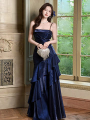 Vestido de noche azul marino con tirantes de sirena y fiesta 